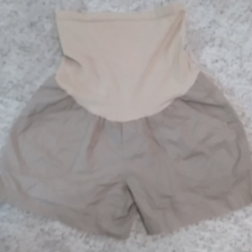 Maternity shorts